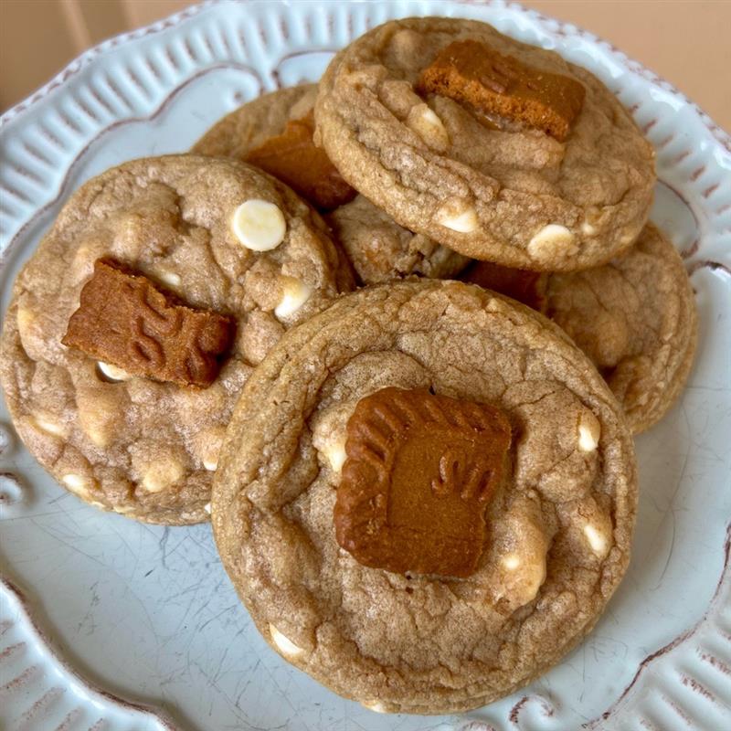 Biscoff Butter White Chocolate Chip Cookie